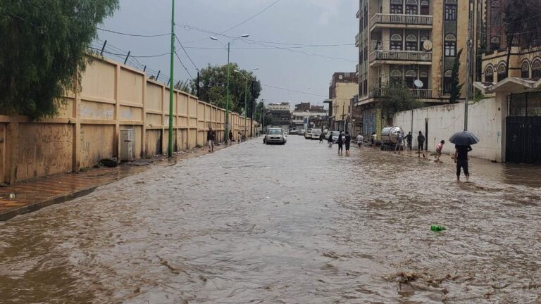 yemende-sel-felaketi-cok-sayida-olu-tf5WuQNi.jpg