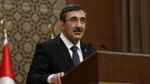cumhurbaskanligina cevdet yilmaz vekalet edecek OPwE43kI.jpg