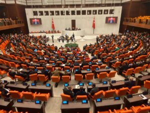 trafik cezalarinda artis ve yeni duzenlemeler tbmmde gorusuluyor rcbYaGBl.jpg